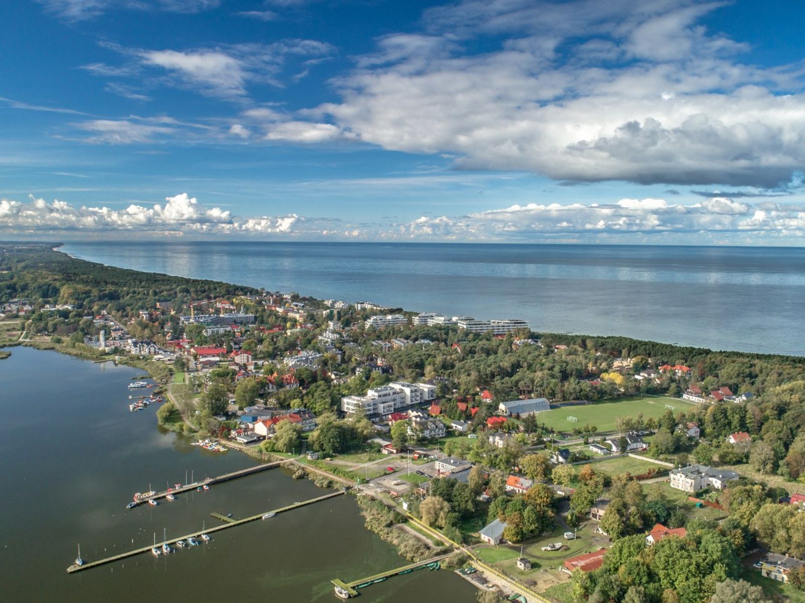 Mielno na majówkę 2026 — długi weekend nad morzem — atrakcja turystyczna nad Bałtykiem, sezon letni