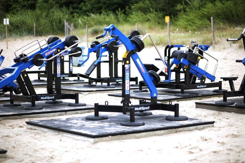 Darmowa silownia plenerowa mielno sprzet multisport plaza w Mielnie — atrakcja turystyczna nad Bałtykiem