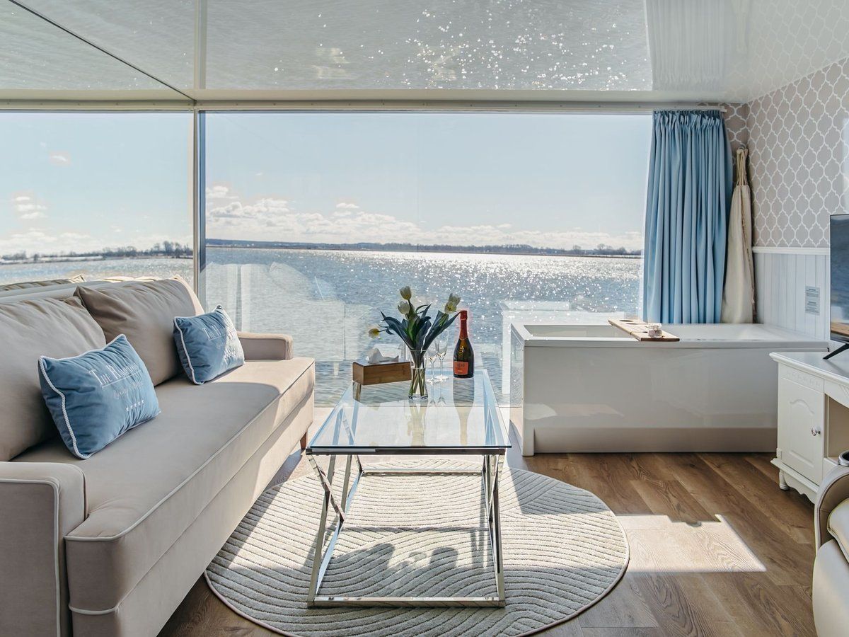 Hotel Mielno Frühling Inneneinrichtung in Mielno — touristische Attraktion an der Ostsee, im Frühling, Innenausstattung des Objekts