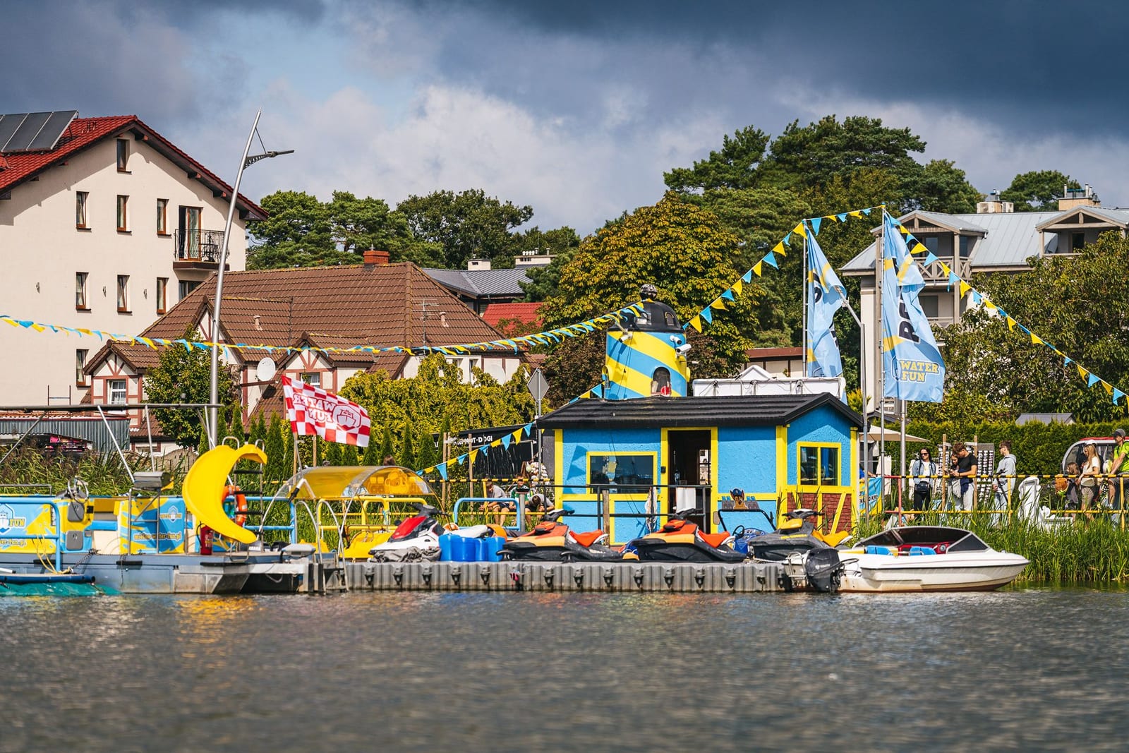 Wo in Mielno Wassersportausrüstung mieten? Wegweiser durch Water Fun — sehenswerter Ort